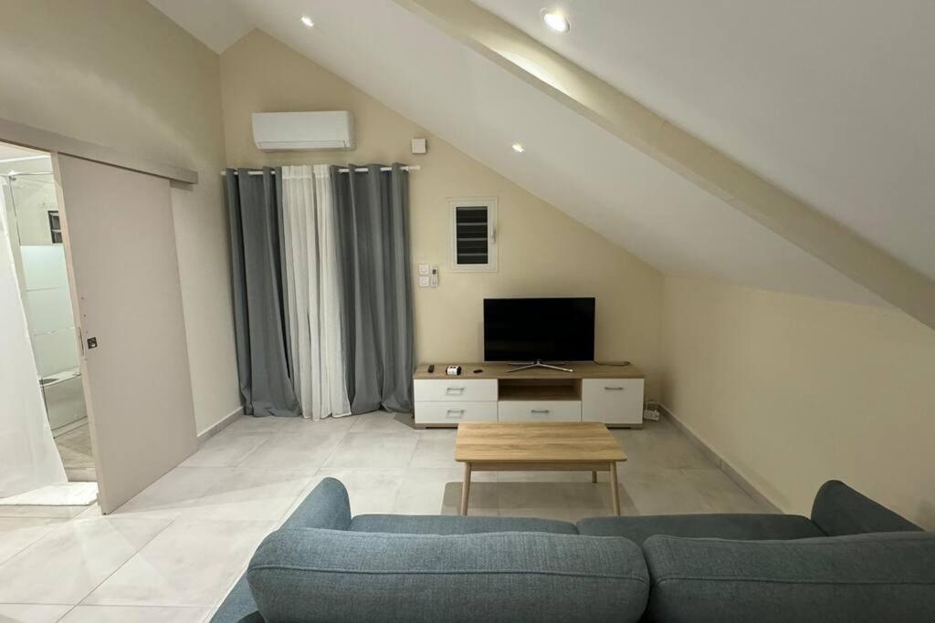 Grand Studio Charmant, Tout Equipe… Saint-Denis Esterno foto